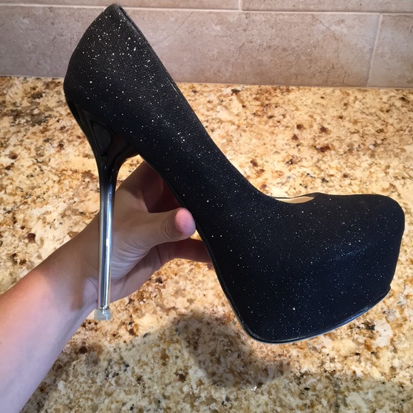 Bertinni Sparkly Black Pumps - Picture 1 of 5